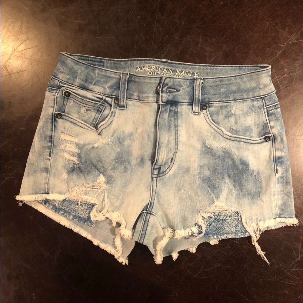 AE light wash, high rise, tie dye shorts